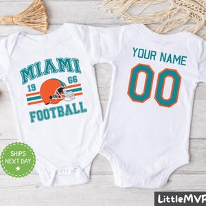 Miami Football Onesie® - Personalisierter Fußball-Bodysuit - Süßer Fußball Onesie® - Miami-Babyparty