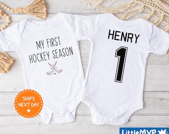 My First Hockey Season Onesie® - Hockey-Babypartygeschenk - Hockey Onesie® - Baby-Jungen-Strampler® - Geschlechtsneutraler Babybody