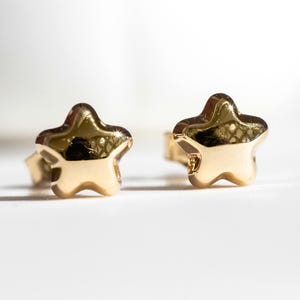 Solid 14k gold star earrings Tiny celestial post stud Kids men women jewelry Minimalist astronomy piercing Girl earlobe decor Christmas gift
