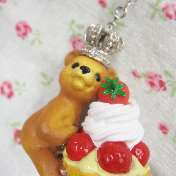 Bear Pendant loves Strawberry Cake Silver Chain Necklace