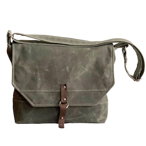 Englewood Waxed Canvas Mens Field Bag
