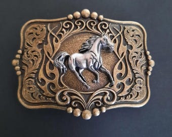 Running Wild Horse Western Belt Buckle Vintage Style Men Women Cowboy Rodeo Wear Jeans Accessories and Gifts