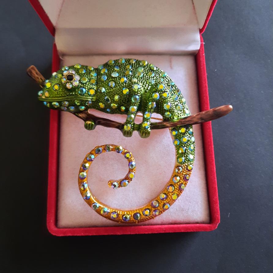 Unisex stile drago retrò spilla con strass in lega Vintage Pin Bag abbigliamento