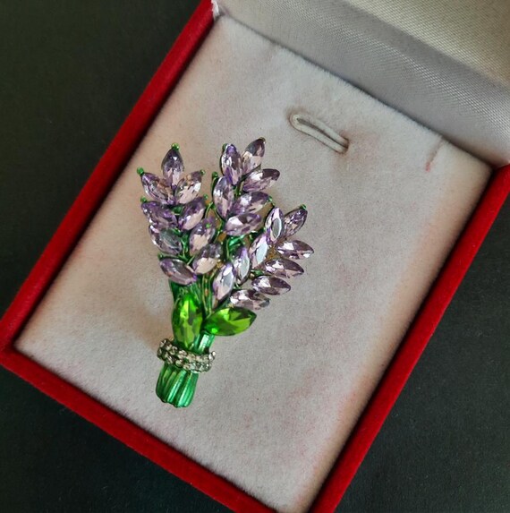 Lavender Floral Crystal Brooch Scarf Accessory Amazon.com: Purple Lavender Flower Brooch Pins Crystal  main image 2