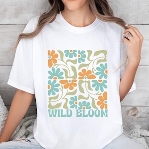 Boho Blumen-T-Shirt, Boho-Oberteil, Damen-Boho-T-Shirt, Vintage-Stil-T-Shirt, Blumendruck-T-Shirt, lässiges Boho-Shirt, Komfortfarben 1717