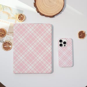 Simple Light Pink Plaid Case for iPhone 15 14 ProMax 16 Pro 13 12 Mini Cover iPad 10.9&quot; 10.2&quot;, iPad 10/9/8/7th iPad Air 7/6/5, iPad Pro 2024