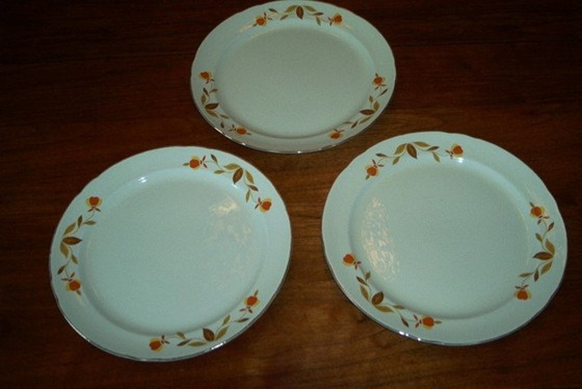 Set of Six Vintage Jewel Tea Autumn Leaf Nine Inch Plates Etsy