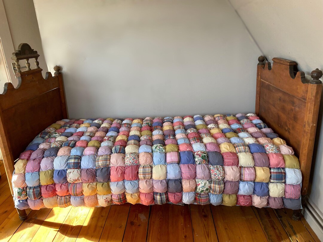 Purr-fect Page Turner Quilted Blanket NCU0TH438 main image 1