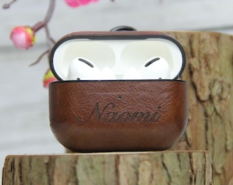 Gepersonaliseerd PC+leren AirPods-hoesje met haakje: gegraveerd monogram