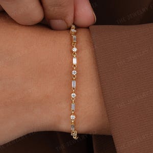 Pulsera de tenis para mujer con diamantes baguette y redondos de laboratorio, delicada pulsera de oro de 14 quilates con diamantes, regalo minimalista apilable de aniversario para mujer