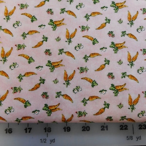 Carrot Print Fabric Remnant: Pink Rooster Feather Cotton Piece (24&quot; x 44&quot;)