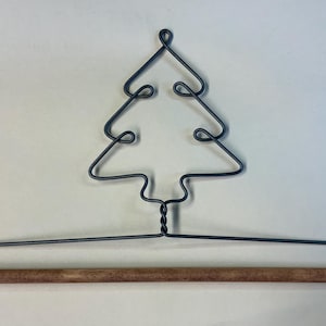 7 1/2" Wire Tree with Dowel Quilt - Craft Holder - Hand Crafted in USA by Ackfeld Manufacturing