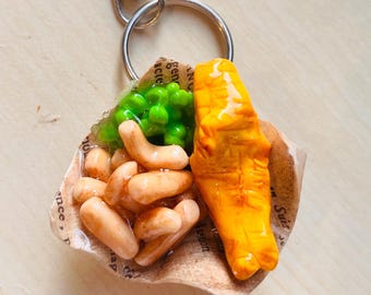 Handmade fish, Chips and mushy peas Keyring: Served in Newspaper, Traditional British Supper, Customisable
