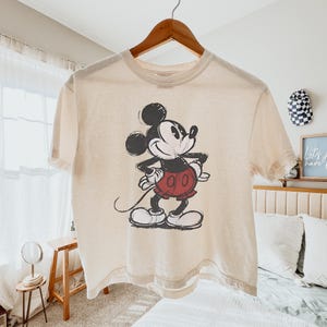 Retro Mickey Boxy-tröja Comfort Colors® Klassisk pose Musse Pigg-tröja i vintagestil Disney-tröja Disney-par-semester-tröja bild 1