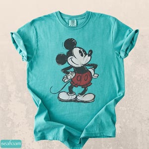 Retro Mickey Boxy-tröja Comfort Colors® Klassisk pose Musse Pigg-tröja i vintagestil Disney-tröja Disney-par-semester-tröja bild 5