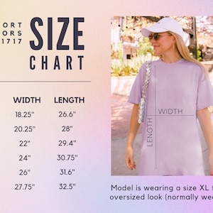 Op de afbeelding: Maattabel voor Comfort Colors C1717 t-shirts, met afmetingen in inches. De tabel bevat maten S tot 3XL, met bijbehorende breedte- en lengtematen. Een vrouw draagt een lavendelkleurig t-shirt, maat XL.