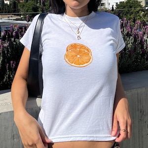 Coquette Aesthetic Baby Tee Retro Fruit T-Shirt Vintage Y2K Aesthetic Tee Orange Baby Tee Boho Syle Outfit Summer Vibes Baby Tee
