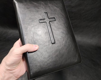 Biblia de cuero personalizada con cremallera, encuadernación artesanal.
