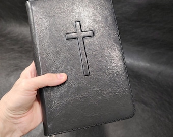 Biblia de cuero personalizada con cremallera, encuadernación artesanal.