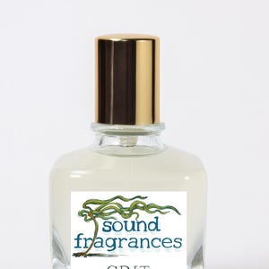 Grit - Smoky Woody Perfume – Spicy Masculine Scent – Handmade Indie Fragrance – Bold Eau de Parfum – Gift for Him