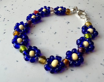 Cobalt Blue Daisy Chain - 1990’s Beaded Flower Bracelet