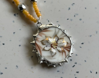 Porcelain Flower Medallion Choker - Honey Wheat and Silver Beaded Y2K Necklace