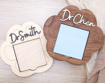 Wooden Veterinarian Sticky Note Holder, Personalized Paw Print Shape Notepad Holder, Custom Vet Gift, Animal Lover Gift, Veterinarian Gift