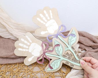First Mother’s Day Handprint Gift, DIY Baby Keepsake, Personalized Mom Sign, Flower Handprint, Gift from Kids, Grandma Gift, Wooden Craft