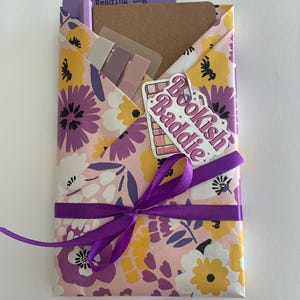 Blind Date with a Book Gift – Wrapped Mystery Book, Personalized Genre, Bookish Surprise for Readers, Literary Gift for Book Lovers