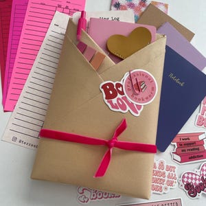 Gift for Her - Valentine&#39;s Blind Date with a Book - Unique Galentine Gift Box for Book Lovers - Perfect Valentine&#39;s Day Surprise