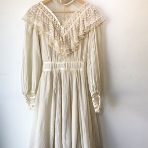 Vintage Gunne Sax Cream Lace Dress