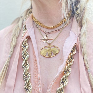 Collier ras de cou doré