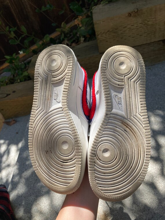 Air force 1 chenille swoosh white hot sale