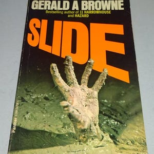 Vintage UK Horror Paperback &quot;SLIDE&quot; de Gerald A Browne, publicado por Panther Books 1977, primera edición de bolsillo del Reino Unido.