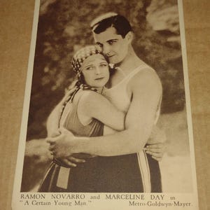 Ramon Navarro y Marceline Day - Tarjeta de cigarrillos británica vintage de J Wix, de "Escenas de amor de películas famosas" n.° 8, tamaño postal, década de 1920, CC6