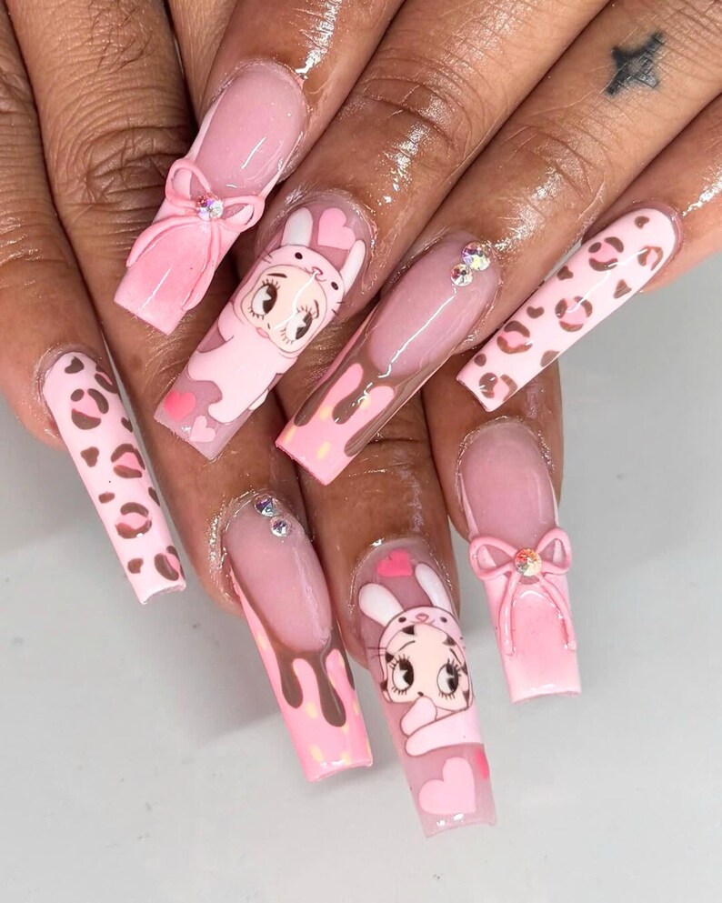 holiday nails, fake nail, gifts for her, press on nail, almond nail, valentines nails, silver accent nails, romantic nail art, elegant nails, daily wear nails, sparkly press-ons, red glitter nails, trendy nail, betty boop nails, pink nails, long square nails