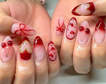 Unieke amandelnagelset met kers, hart, Valentijnsdagfeest op nagels, rode Valentijnsnagels, handgemaakte romantische nagels, cadeau voor haar.