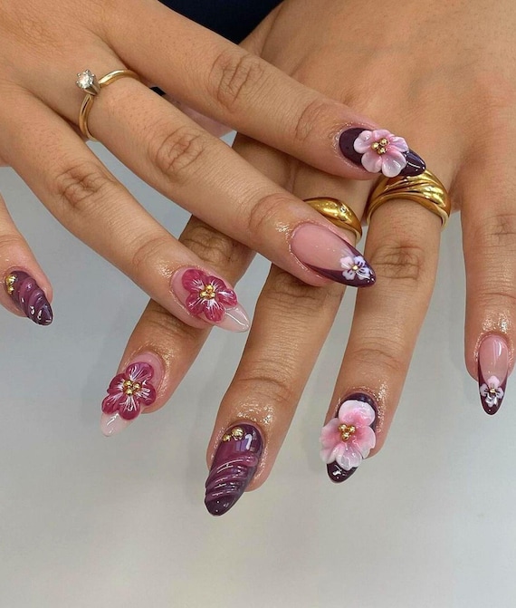 紫の花のフレンチチップ付きプレスオンネイル、春のネイルセット、3D