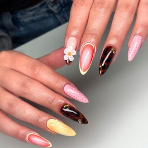 Autumn-Inspired Press On Nails, Elegant Brown Gradient Fake Nails, Long Almond Nail Set with Flower, Tortoise Shell Nails, Ombre Nails, Gift