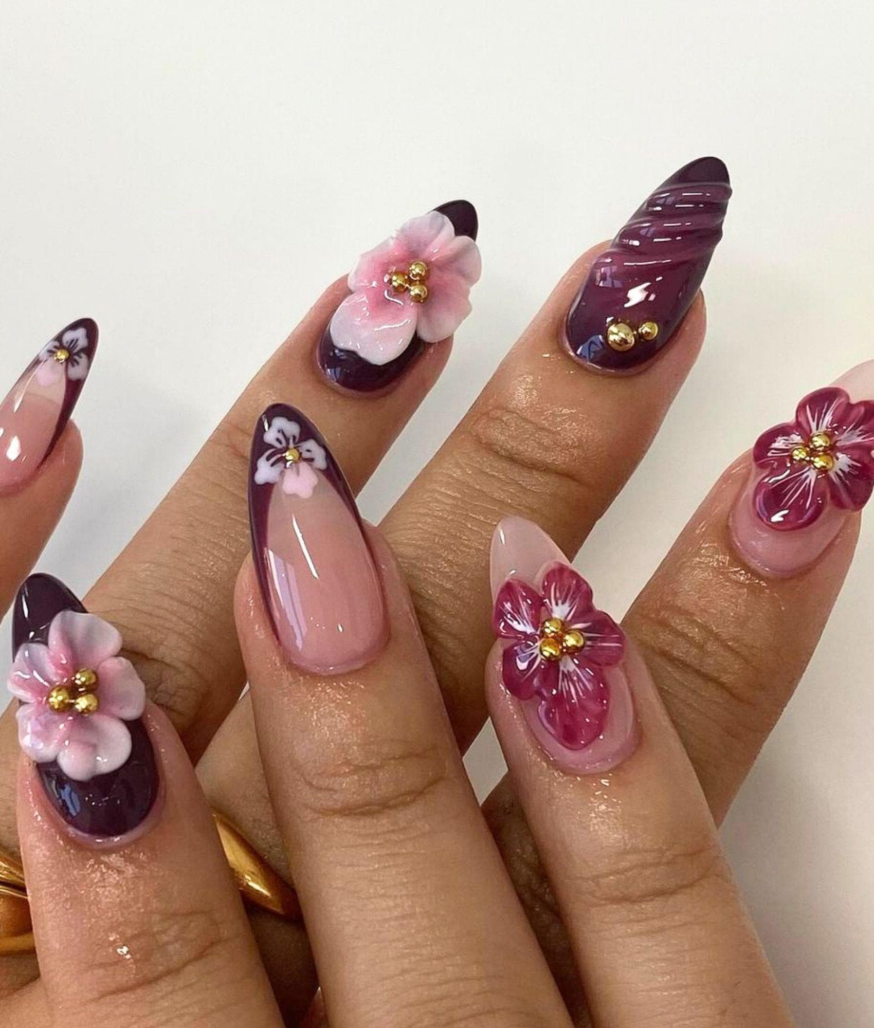 紫の花のフレンチチップ付きプレスオンネイル、春のネイルセット、3D