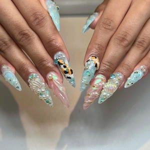 Ocean Inspired Press On Nails, Summer Floral Fake Acrylic Nails, Blossoming Fake Nails, Adorned Nail Art with Fish, Sheashell, Starfish.