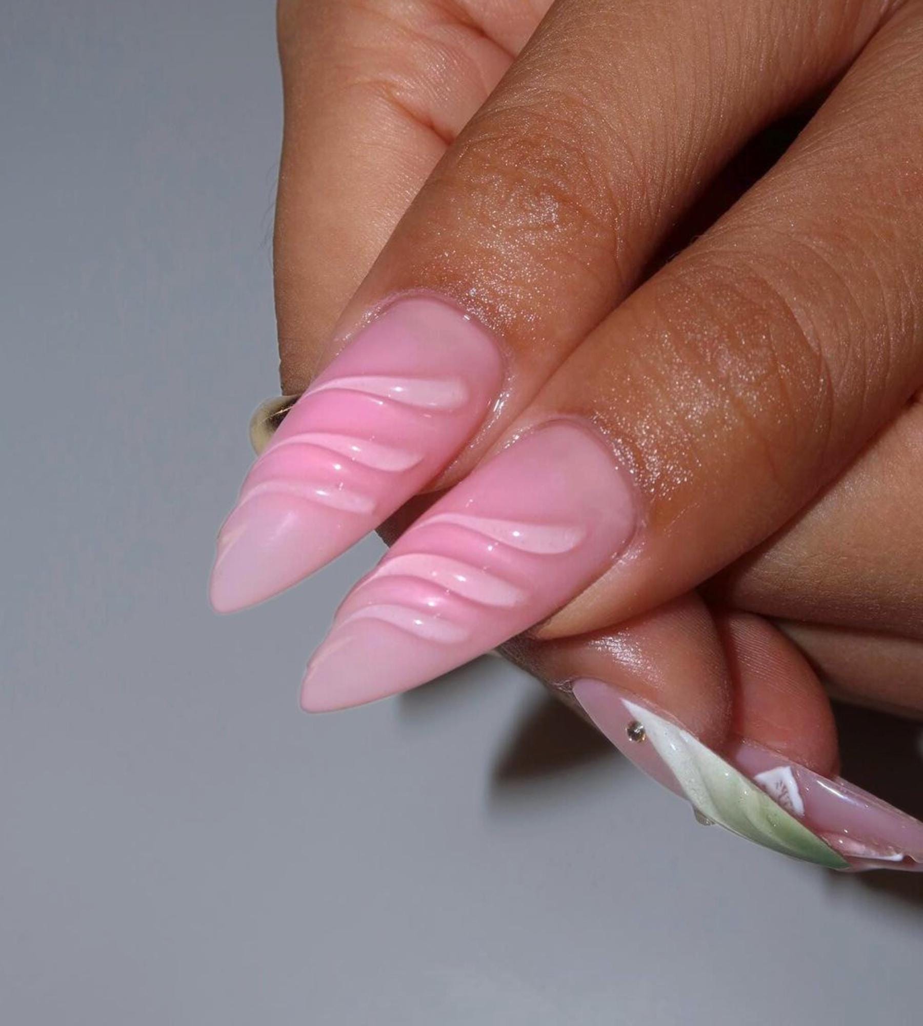 3D-bloem met Franse tips Stilettopers op nagels, 3D-gelnagels, roze nagels,  aangepaste nailart, vakantienagels, nagelontwerpen, trendy nepnagel - Etsy  België, image size:1800x2000