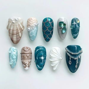 Ocean Queen Press On Nails, Unique Blue Almond Nail Set with Gems, Pearl, Seashell, Dreamy Ocean-inspired Nail Art, Summer Nail, Beach Nails