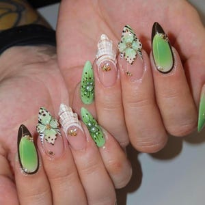 Hand-painted Green Nail Press On, 3D Flower Nails, Popular Nails, Y2K Nails, Custom Nail Art, Birthday Nails, Nail Designs, Elegant Nail Set