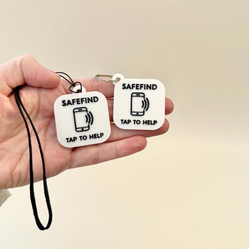 Easy-to-use NFC keyring for storing phone numbers or addresses, helping people return home safely.