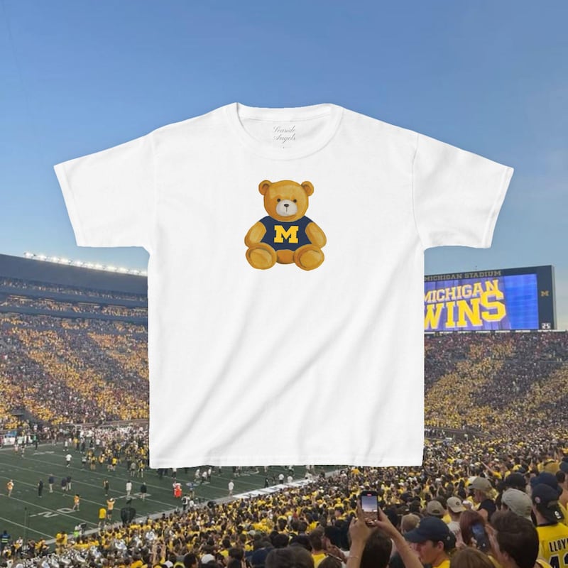 Personalisiertes College Baby T-Shirt, University of State Merch, Trendy Game Day Outfit, Fußball Sport Outfit, Abschluss Geschenke für Teenager Mädchen, Personalisiert