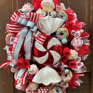 Peppermint Wreath, Peppermint Candy Wreath, Christmas Peppermint Wreath, Peppermint Candy Door Wreath