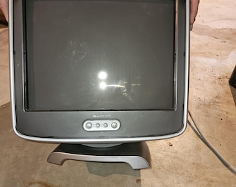 Vintage 2001 HP Pavilion P1499A 16" Computer Monitor