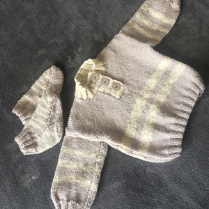 Hand knitted jumper 3-6 months