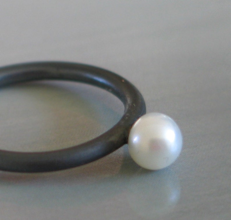 Fresh Pearl oxidised sterling silver Ring image 4